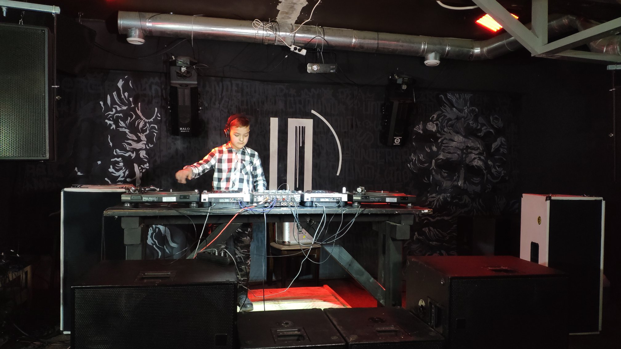 13-річний ді-джей з Городка увійшов до Книги рекордів (ВІДЕО)