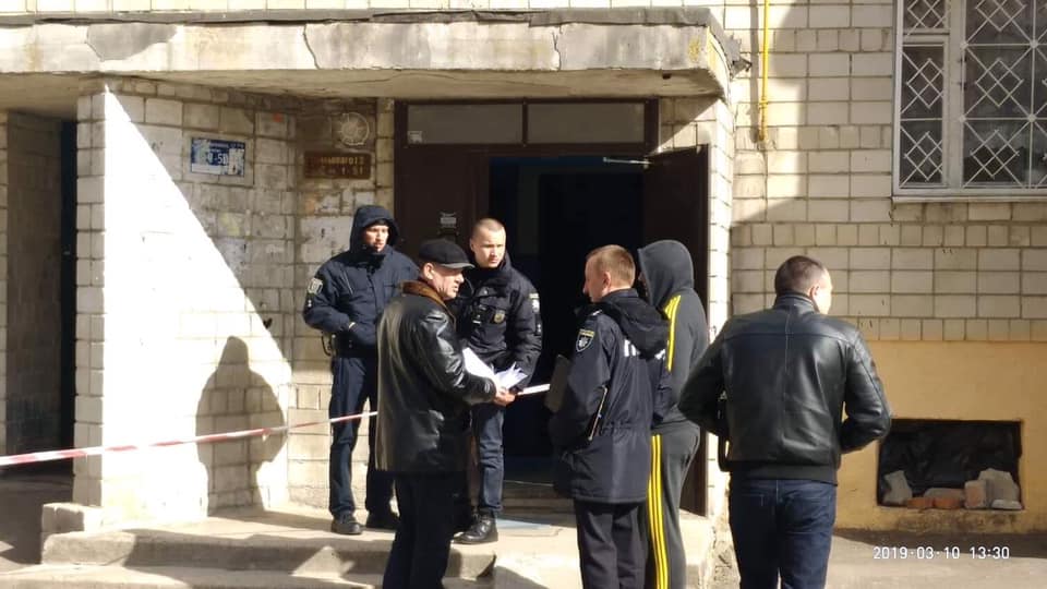 У Львові в ліфті знайшли сильно побитого мертвого чоловіка