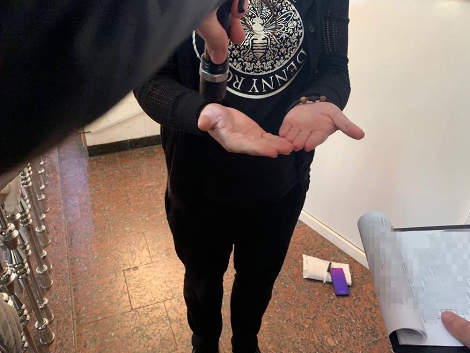 У Львові на хабарі затримали податківця