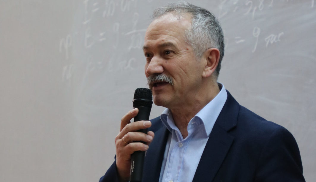 Політик і економіст Віктор Пинзеник назвав головні фактори, які перешкоджають економічному зростанню