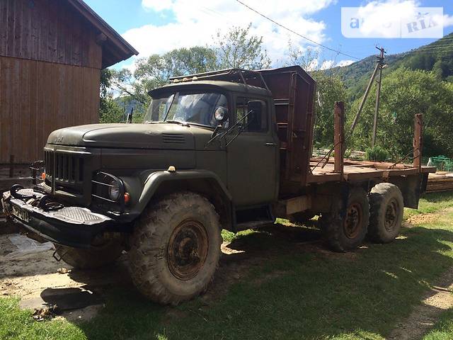 На Дрогобиччині чоловік загинув під вантажівкою, яку ремонтував