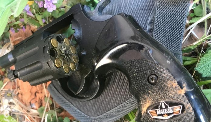 У Дрогобичі чоловік погрожував стоматологу пістолетом