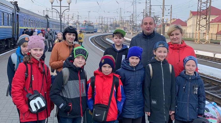 Діти із зони бойових дій приїхали на Львівщину
