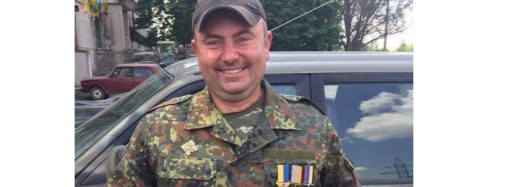 Сьогодні на Пустомитівщині поховали бійця-добровольця Олександра Болотенка