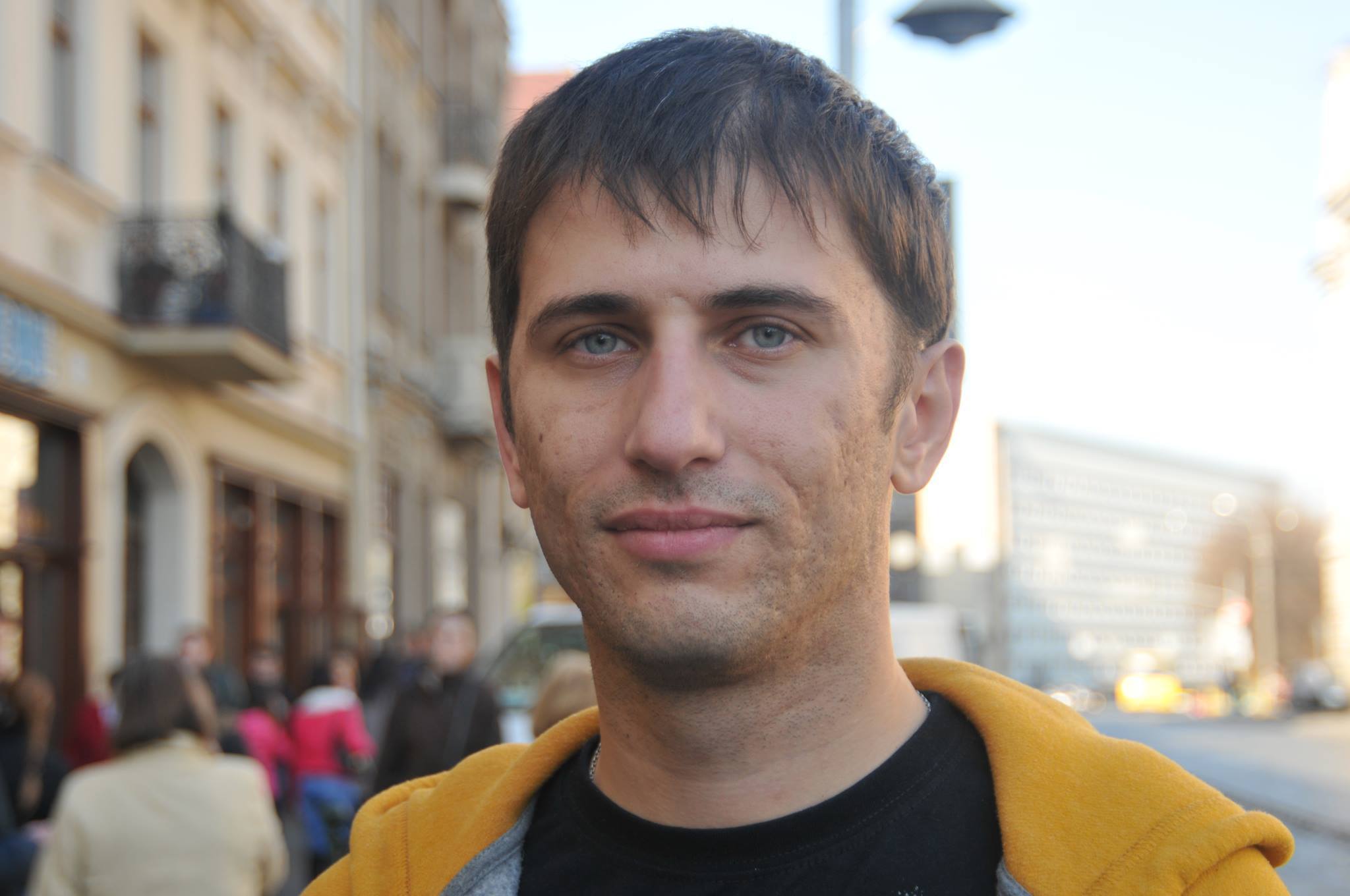 Львівський активіст українізував відомий косметичний бренд із Франції