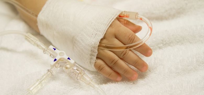 На Старосамбірщині дворічна дитина впала в окріп: потрібна допомога