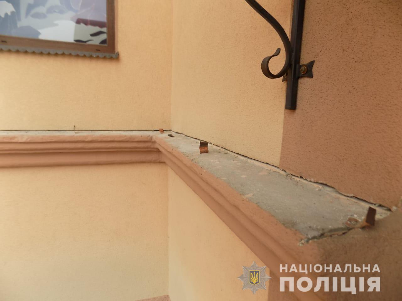 На Яворівщині зрізали металевий дашок церкви на продаж