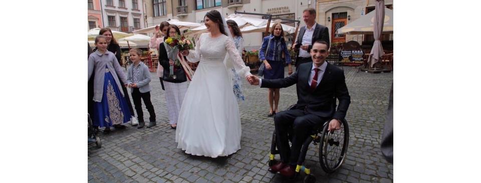 Герой АТО одружився з донькою капелана