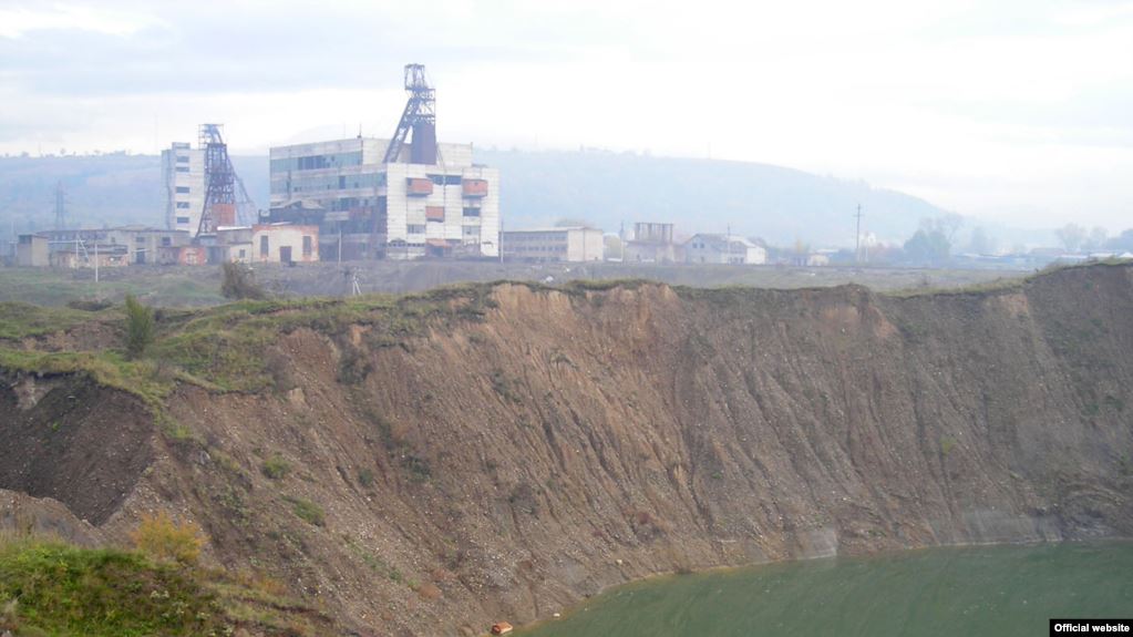 “Вода розмиває соляки”, – Стебник може опинитися під землею