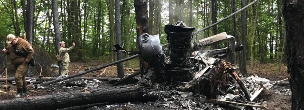 Подробиці трагедії біля Бродів: двох загиблих вертольотчиків досі шукають у лісі