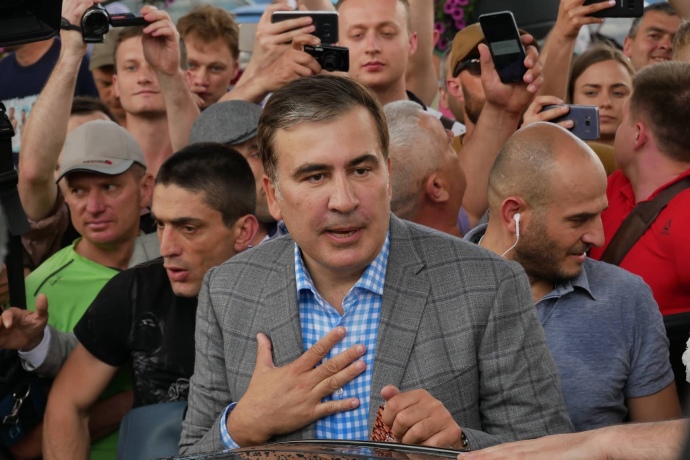 Саакашвілі прилетів до України і похвалив Зеленського