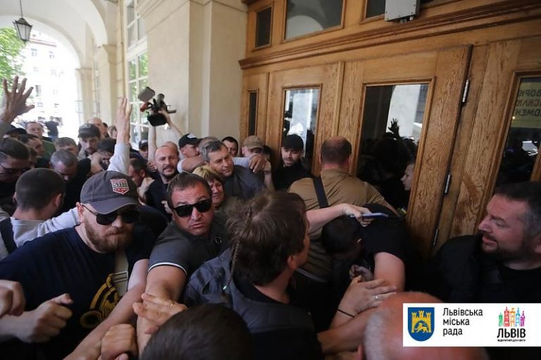 Сутички у Львівській міськраді: Садовий звинувачує БПП, там заперечують