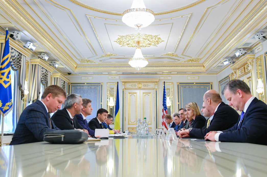 Перші міжнародні заяви Зеленського та його команди: США, РФ, Угорщина