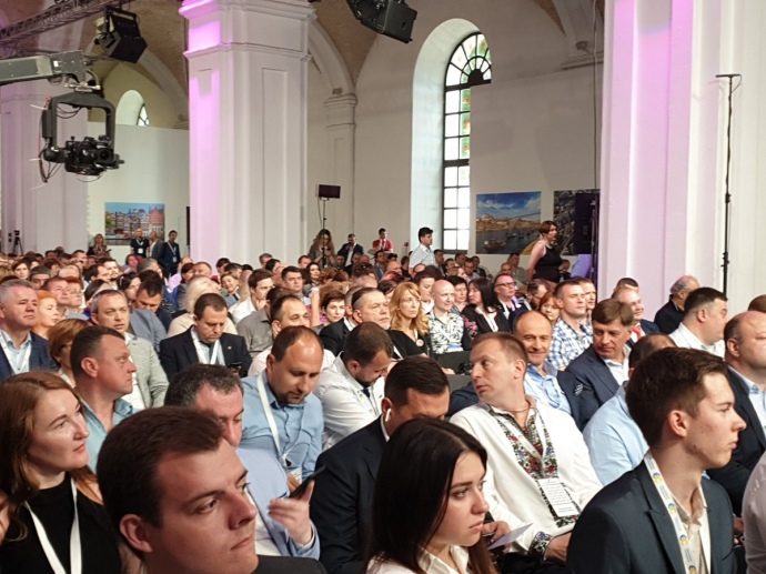 Порошенко очолив партію “ЄС”, Синютка увійшов до складу президії