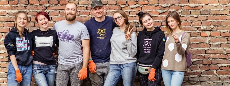 У Дрогобичі волонтери самотужки створили громадський простір для молоді