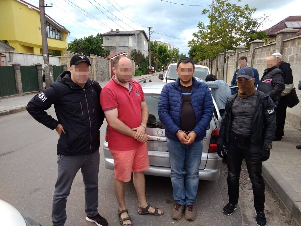 У Винниках затримали банду, яка “вибивала” борги з підприємців