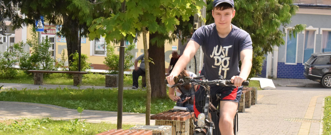 «Бабуся сказала, що отримаю гроші. Не повірив»: розумних дітей на Старосамбірщині підтримали грошовими преміями