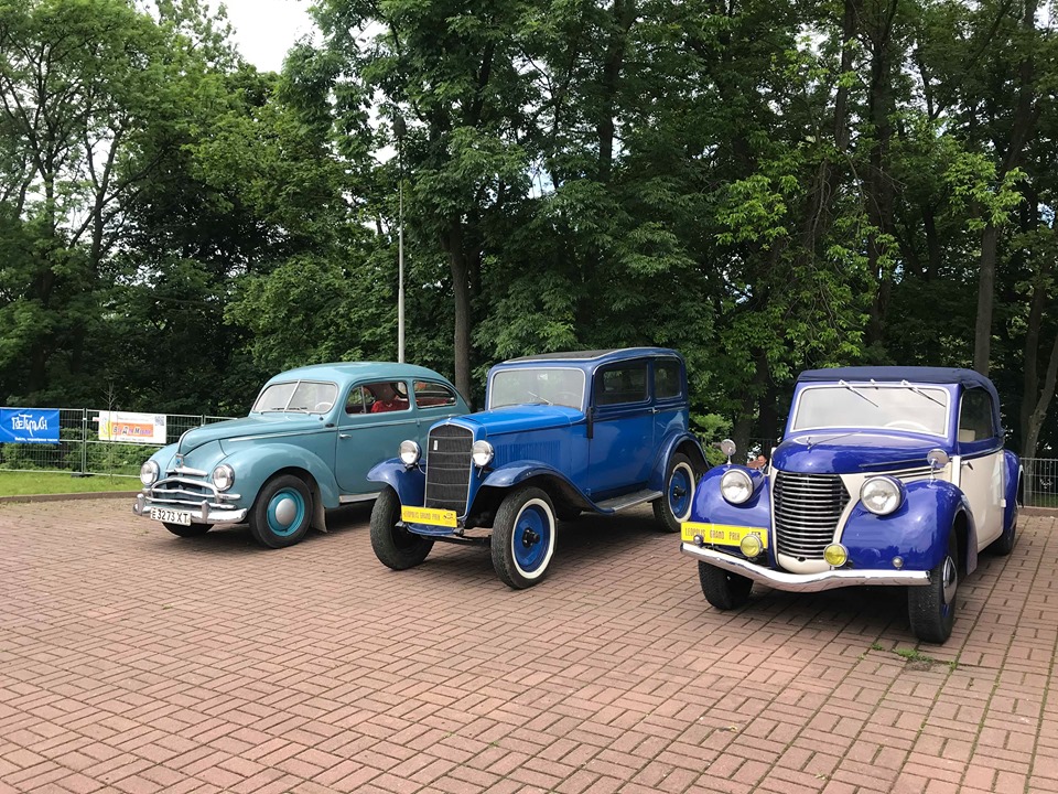 «Це моє хобі, мій поклик душі»: у Львові стартував фестиваль ретро-автомобілів