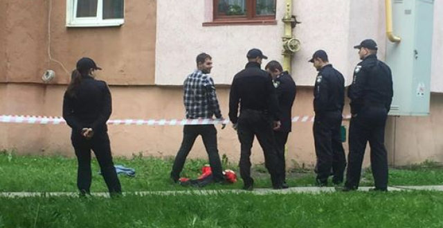 У Львові 30-літня жінка впала з багатоповерхівки