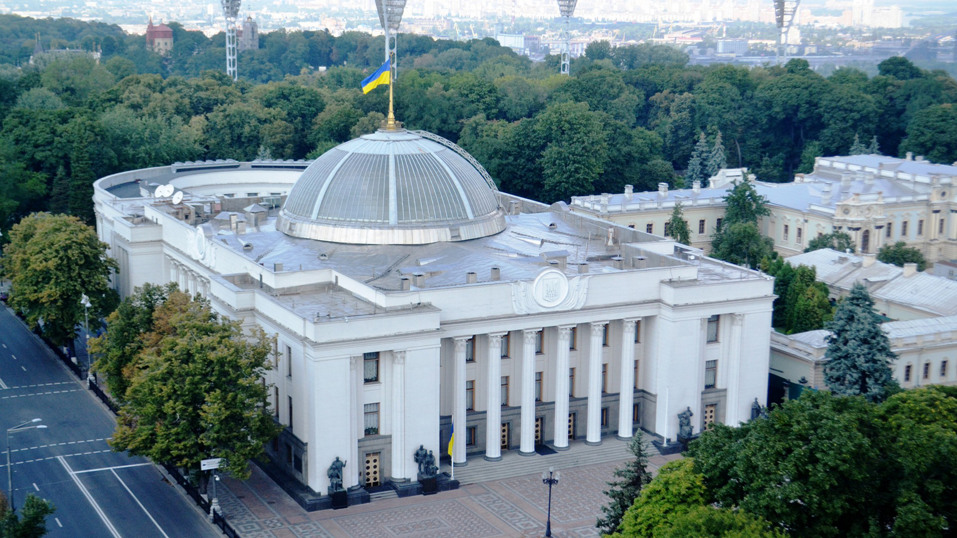 На позачерговому засіданні Верховної Ради голосуватимуть за нові кадри і позачергові вибори