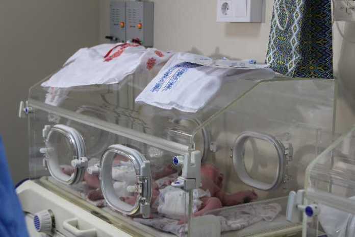 У Львові новонародженим дарували вишиванки