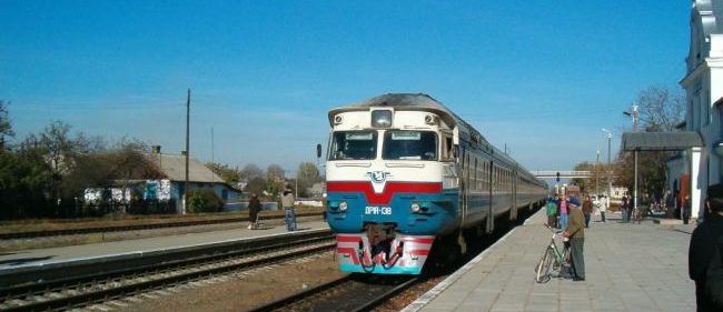 Хотів зробити селфі: у Стрию з потяга впав 15-річний хлопець