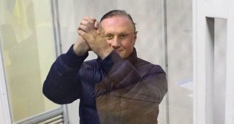 Звинувачений у державній зраді та підтримці терористів Єфремов йде на вибори з “Опозиційним блоком”