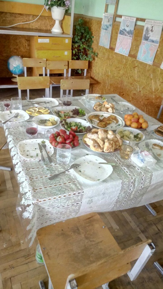 У самбірській школі директор організувала застілля у робочий час