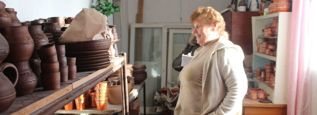 «Готова навчати, розкривати усі таємниці»: Ганна Драголюк хоче зберегти гончарське ремесло на Миколаївщині