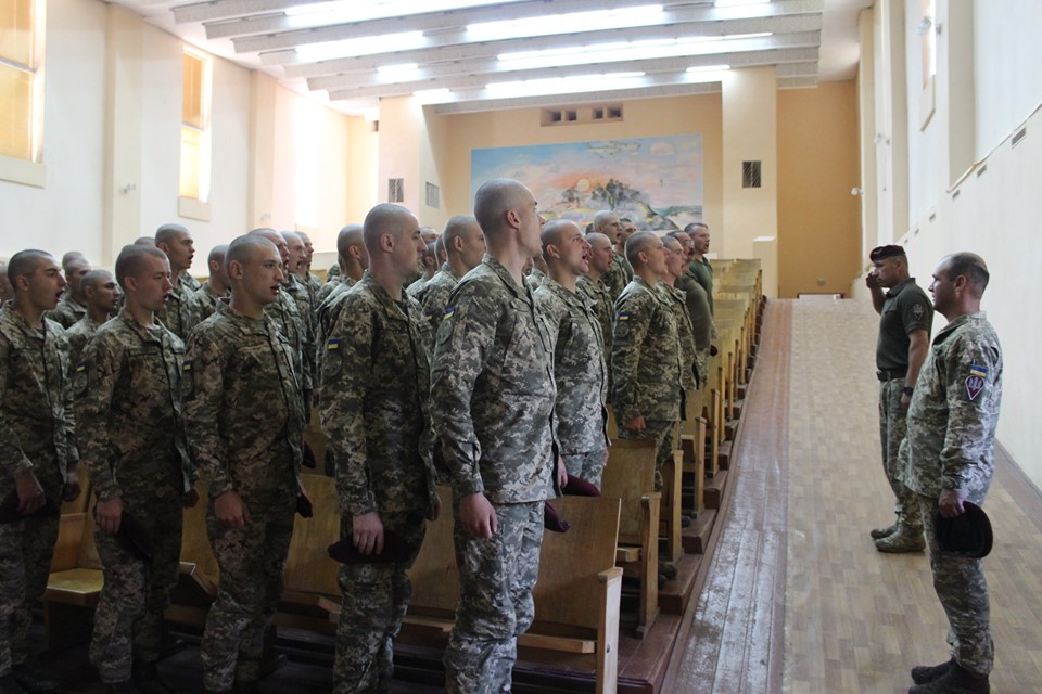 До 80-ої окремої десантно-штурмової бригади доєдналися більше сотні строковиків