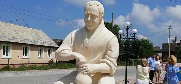 У Миколаєві відкрили пам’ятник гончару