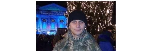 “Знайшли зі зброєю у руках”: сьогодні на Яворівщині поховають бійця Анатолія Сорочинського