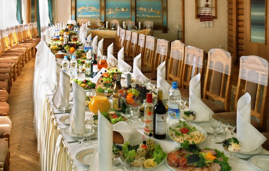 Львівський ресторан, у якому масово отруїлись люди, ретельно перевірятимуть