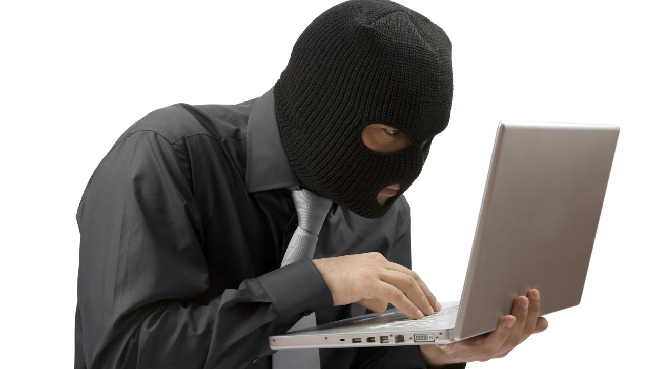 У кіберполіції розповіли, як шахраї найчастіше крадуть гроші з банківської карти