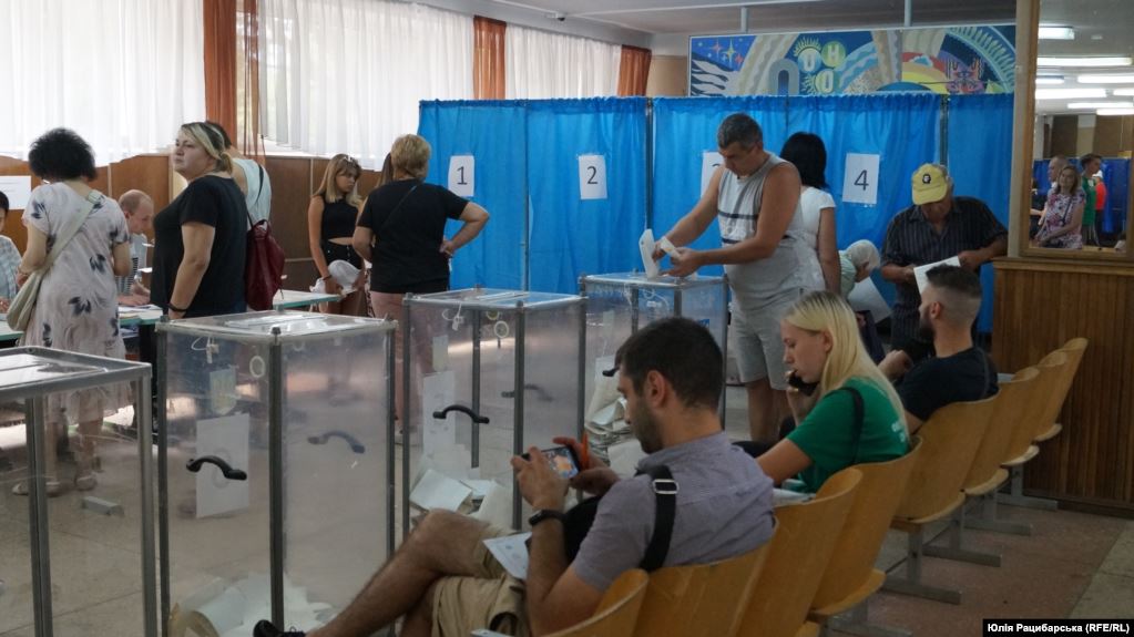 Офіційні дані ЦВК: хто лідирує на Львівщині?