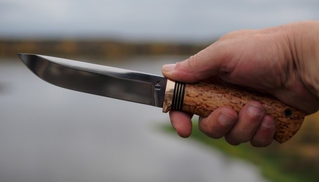 Суперечка між водіями іномарок закінчилася ножовим пораненням