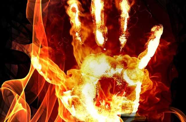 «Ще сам до носилок йшов, сварився, а вранці помер»: на Яворівщині чоловік облив себе бензином та підпалив