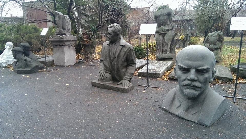 «Через місцевий референдум»: голова партії «Слуга народу» про декомунізацію