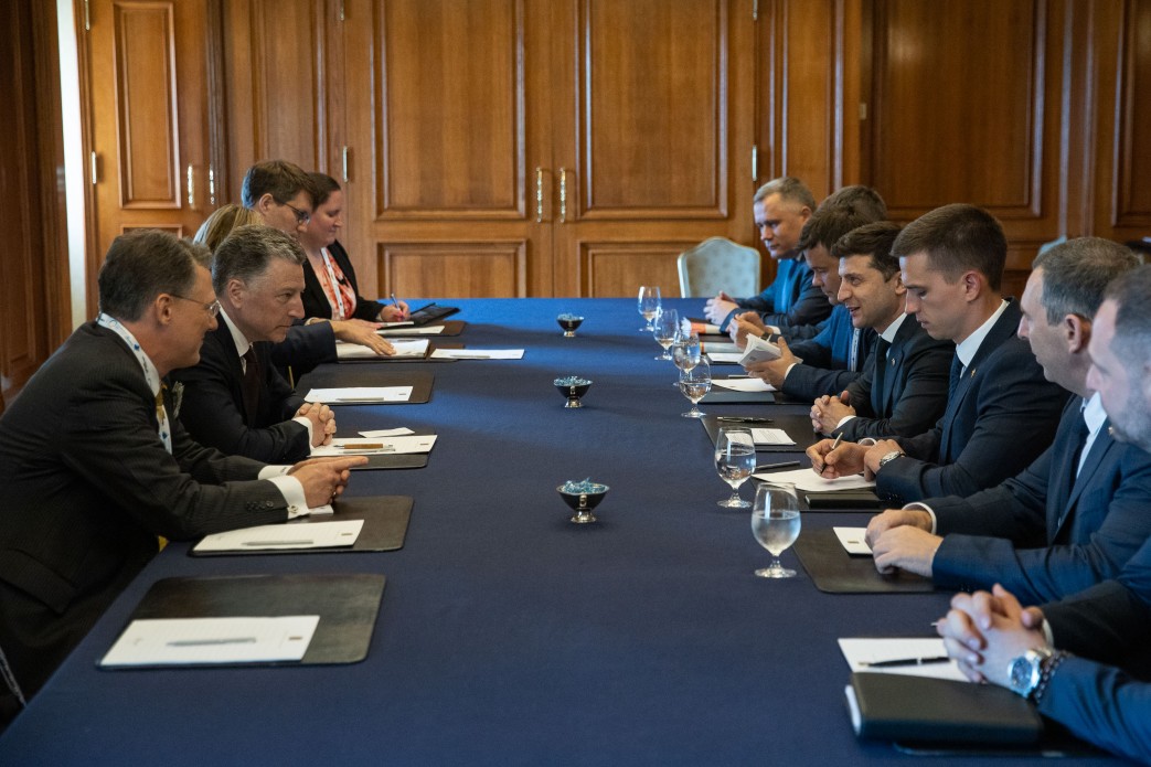 «Україна повністю підтримує політико-дипломатичний шлях»: Зеленський на зустрічі з Волкером