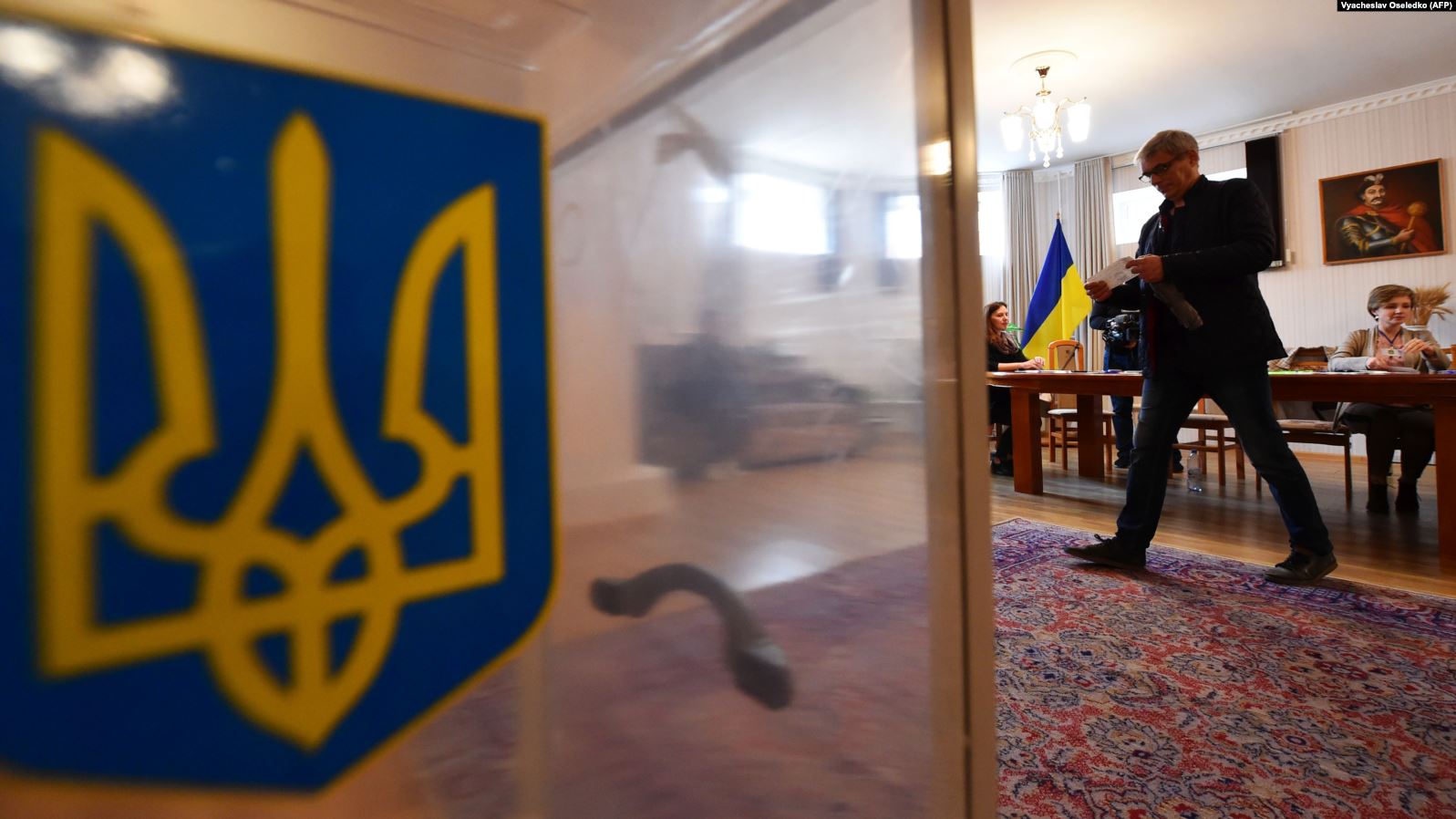 Соціологи: рейтинг партії “Слуга народу” продовжує знижуватись