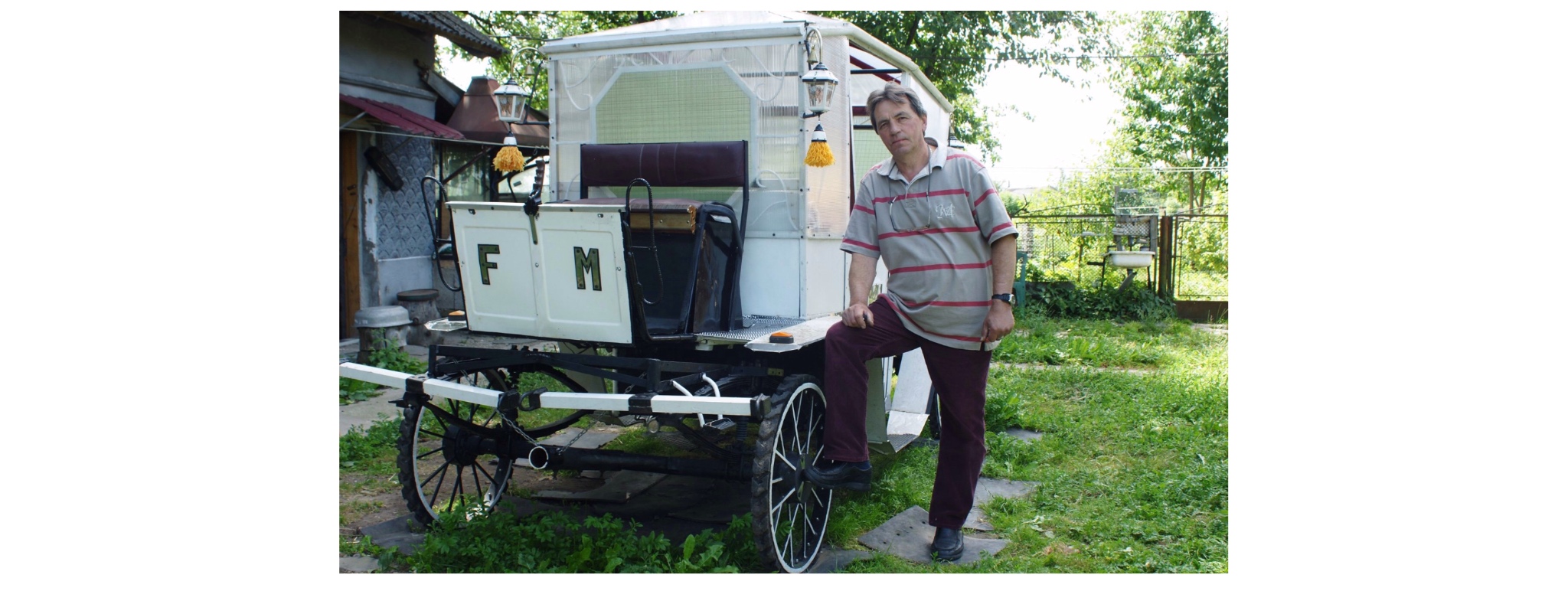 «Витратив близько 100 тисяч гривень»: на Самбірщині  чоловік самотужки змайстрував карету