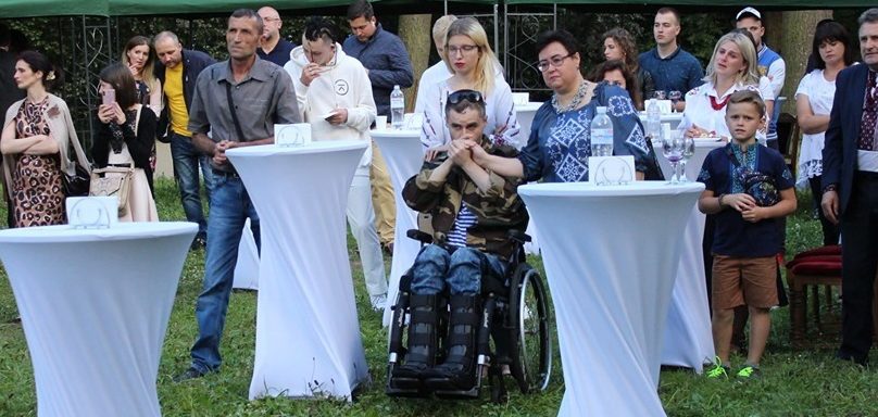 На благодійному аукціоні для воїна Сергія Загасайла зібрали 65 тисяч гривень