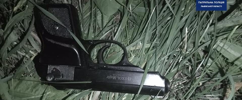 Хлопець, який стріляв у львівській маршрутці, прикинувся хворим