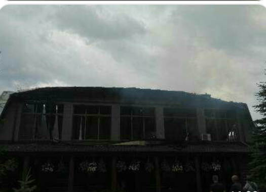 Майже три години рятувальники гасили пожежу у ресторані на Старосамбірщині