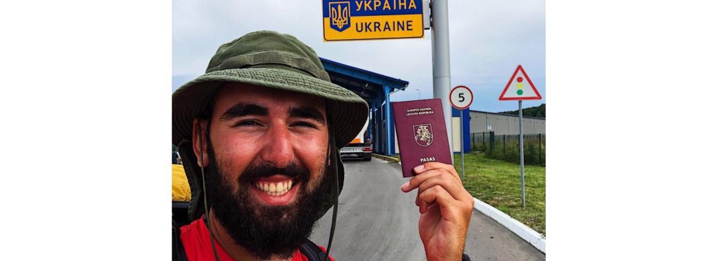 У Львові зустріли мандрівника, який пішки прямує з Литви до Грузії