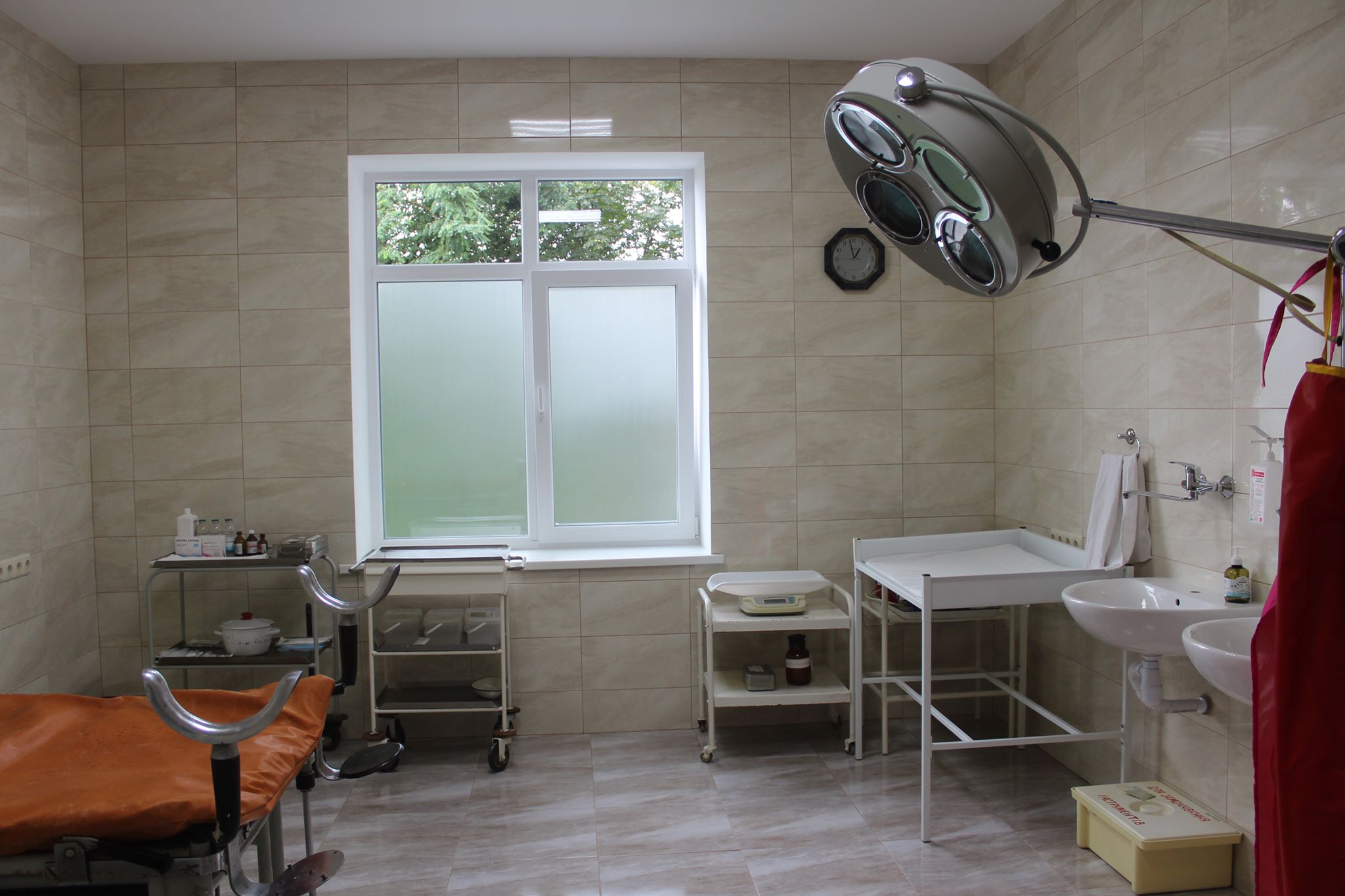 У Миколаєві відремонтували пологовий зал