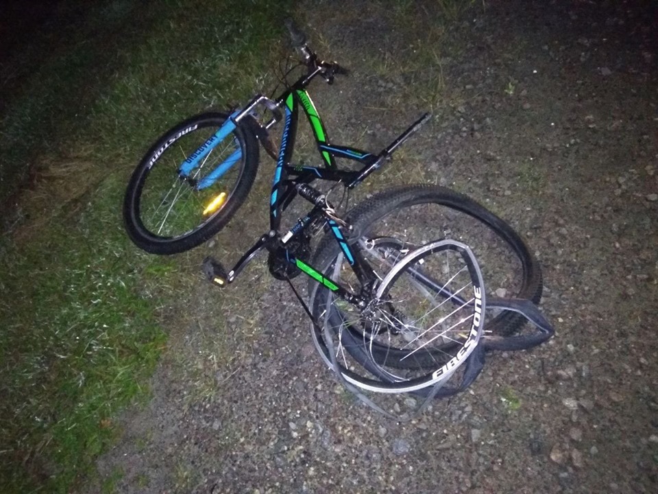 Мешканець Бродівщини на краденому велосипеді потрапив під колеса двох автівок