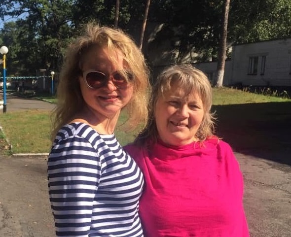 Львівська лікарка Соломія Ковтун розпродає свої картини, аби врятувати життя мамі