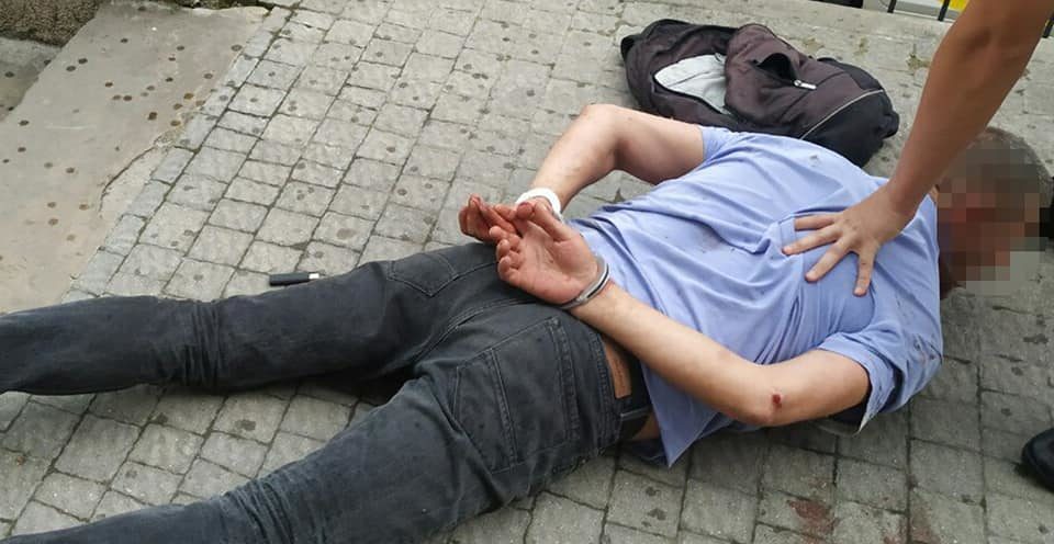 У центрі Львова чоловік порізав 31-річного перехожого
