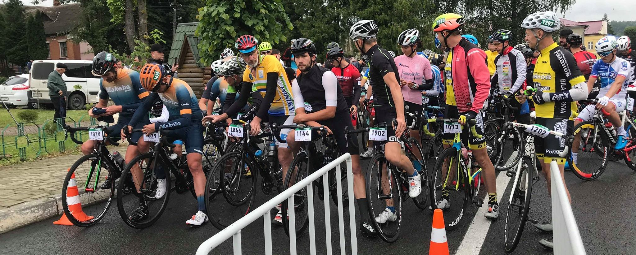 У Старому Самборі стартували змагання з велоспорту (відео)